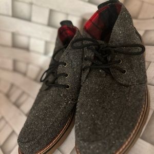 Toms lace up loafers.